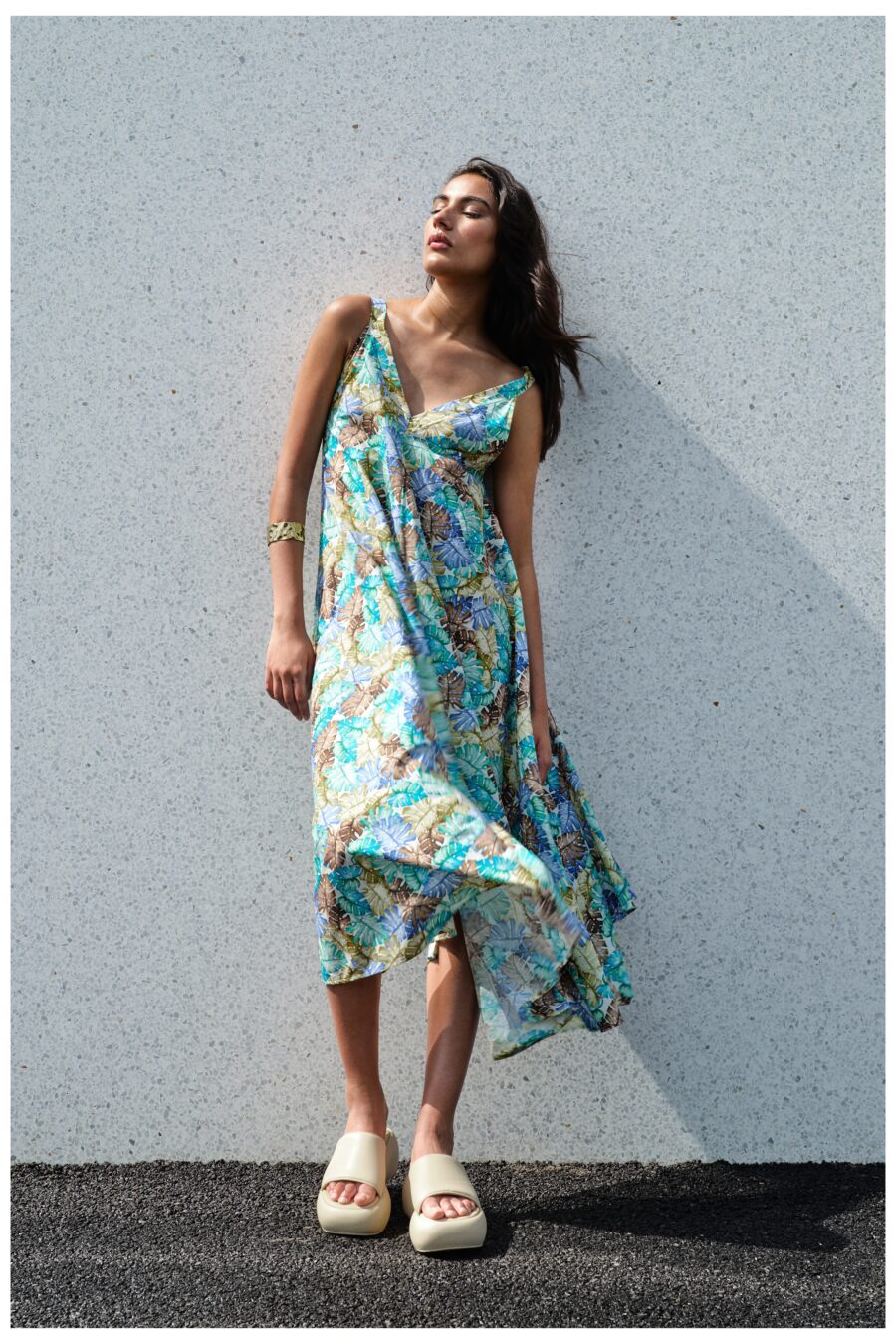 midi-dress-with-tropical-print-2