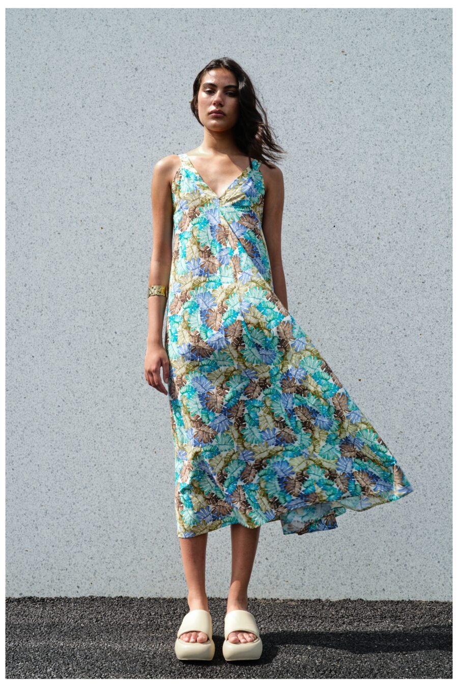 midi-dress-with-tropical-print