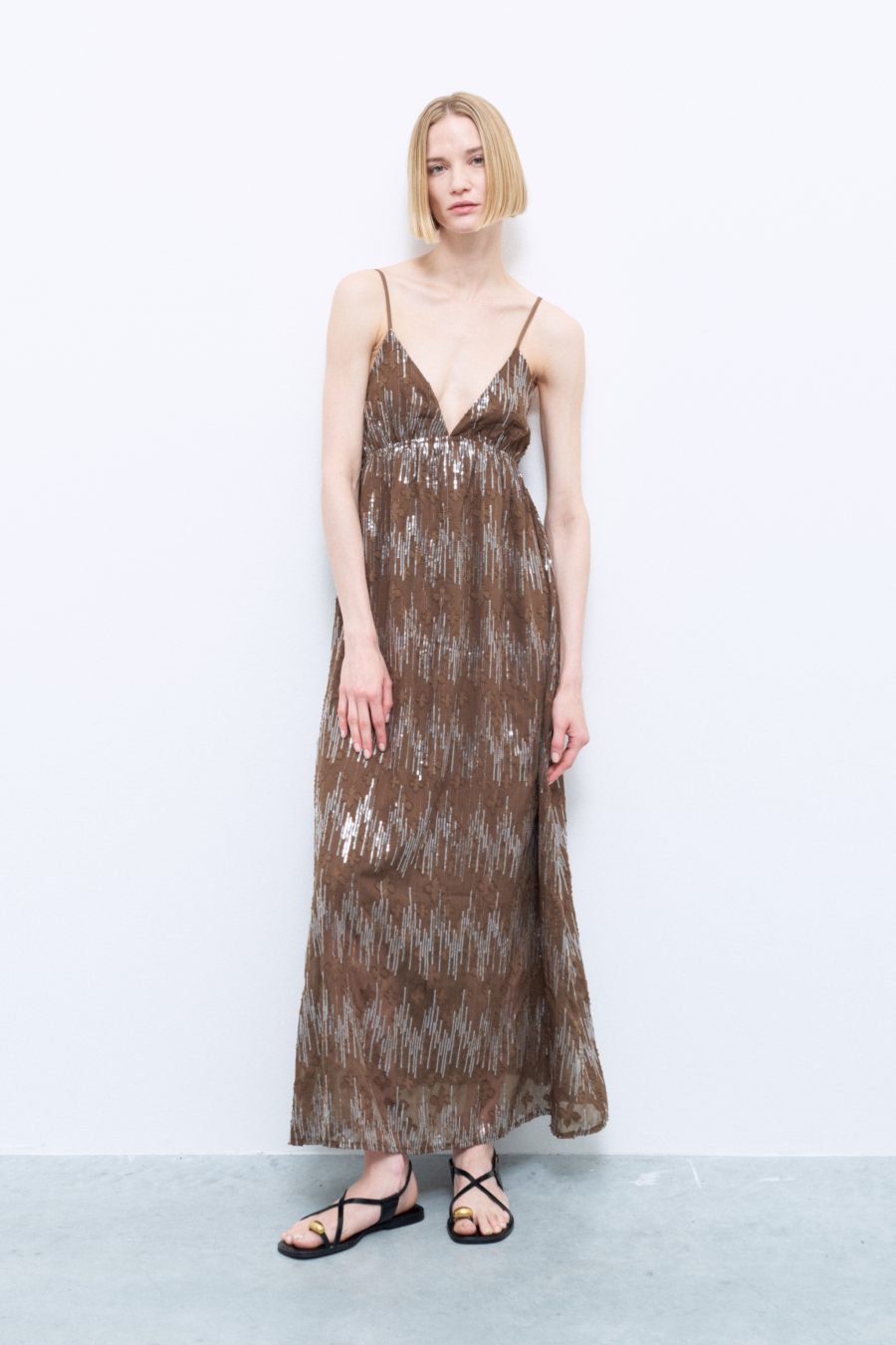 dress-with-sequins-and-embroidery (6)